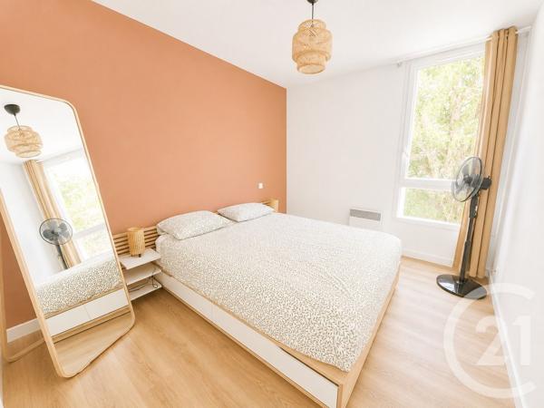 Appartement T4 à vendre  4 pièces - 86 m 2   BRUGES  - 33