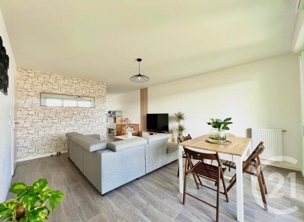 Appartement T4 à vendre  4 pièces - 86 m 2   BRUGES  - 33