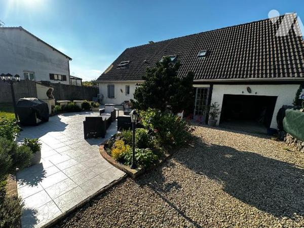 Maison à Vendre à Villeneuve-sur-Yonne (89500) en Yonne (89)

Cette maison de 135 m² habitabl...