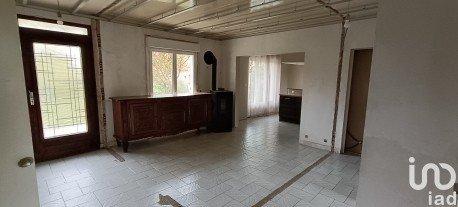 Maison traditionnelle 8 pièces de 150 m² à Chuelles (45220)