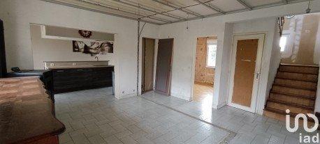 Maison traditionnelle 8 pièces de 150 m² à Chuelles (45220)