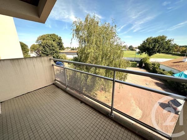 Appartement F3 à vendre  3 pièces - 61,74 m 2   ROYAN  - 17