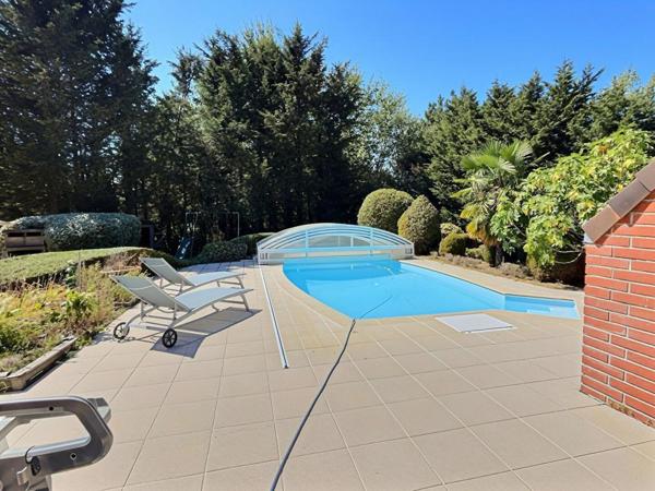 Villa 5 chambres, piscine et sauna, garage 2 voitures