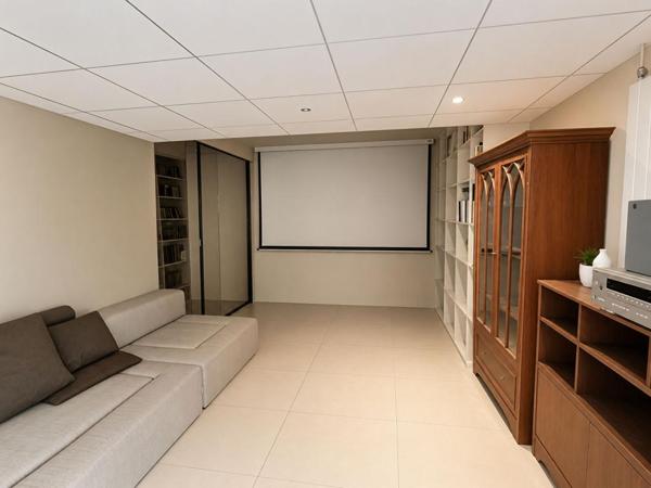 Villa 5 chambres, piscine et sauna, garage 2 voitures