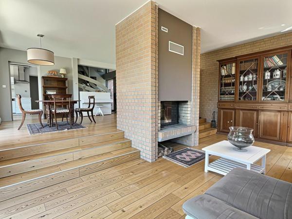 Villa 5 chambres, piscine et sauna, garage 2 voitures