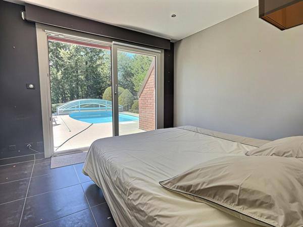 Villa 5 chambres, piscine et sauna, garage 2 voitures