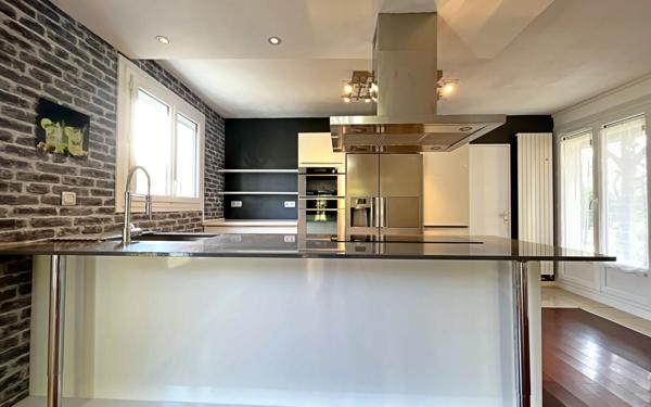 Maison à vendre    6 pièces • 137,30 m2 Bures-sur-Yvette