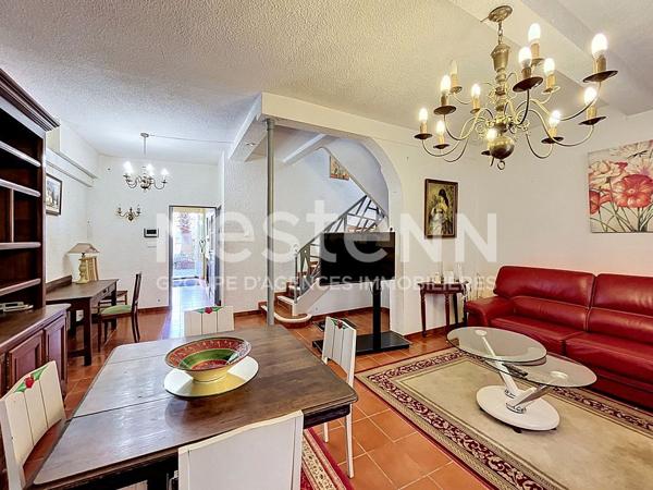 Torreilles - A VENDRE Maison de caractère au centre du village de 6 pièces avec cour ,terrasse et garage
