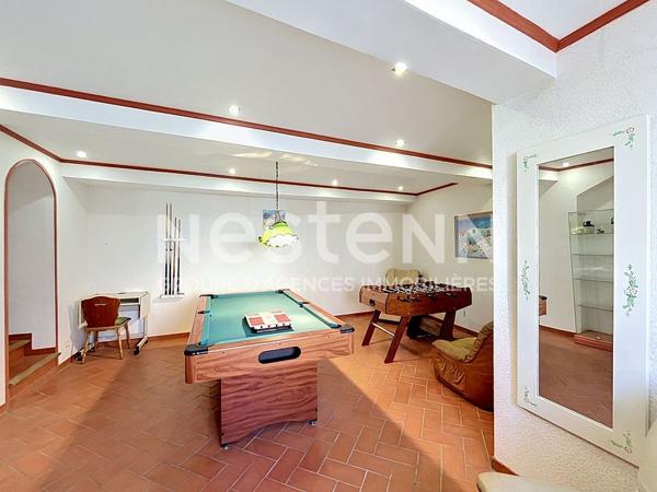 Torreilles - A VENDRE Maison de caractère au centre du village de 6 pièces avec cour ,terrasse et garage