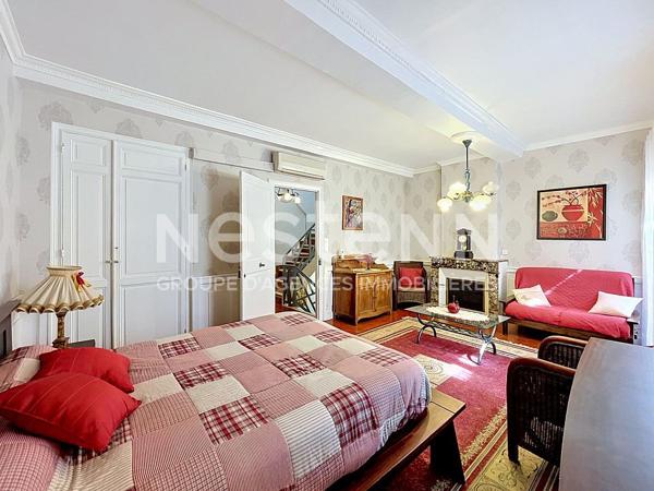 Torreilles - A VENDRE Maison de caractère au centre du village de 6 pièces avec cour ,terrasse et garage