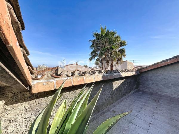 Torreilles - A VENDRE Maison de caractère au centre du village de 6 pièces avec cour ,terrasse et garage