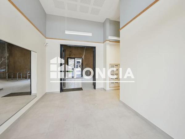 Location Appartement 2 pièces 51.5 m² - 194 / 196 RUE DES QUEYRIES Bordeaux 33100