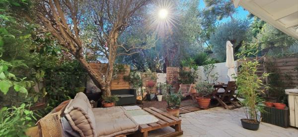 Saint Laurent du Var, les Rascas, grand deux pièces de 57m2 en rez de jardin de jardin avec 37.40m2 d'exterieur au calme absolu, plein sud.