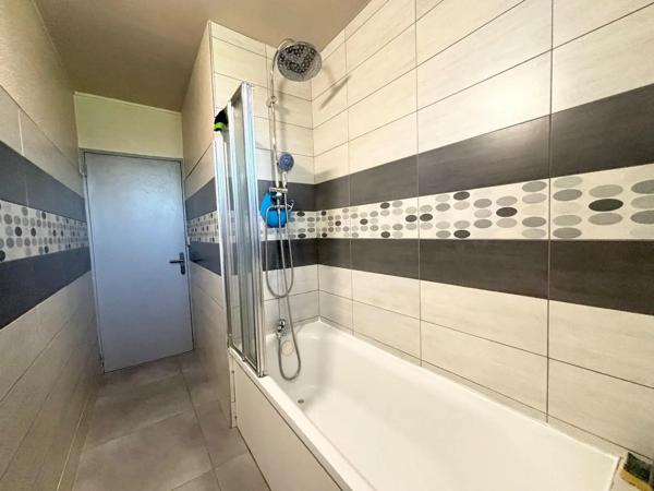 Appartement à louer 3 pièces 54.51m² Montbéliard (25200)