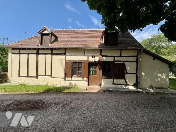 Au c?ur de Salbris à deux pas de la place du marché et de la gare découvrez un ensemble immobil...