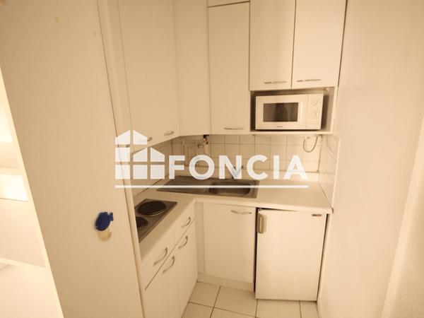 Location Studio meublé 16.43 m² - 11 RUE HEBERT Grenoble 38000