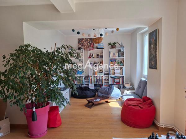 Immeuble à LAVAL, 53000 - 133m²