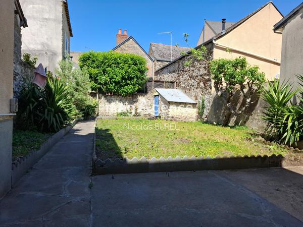 Immeuble à LAVAL, 53000 - 133m²