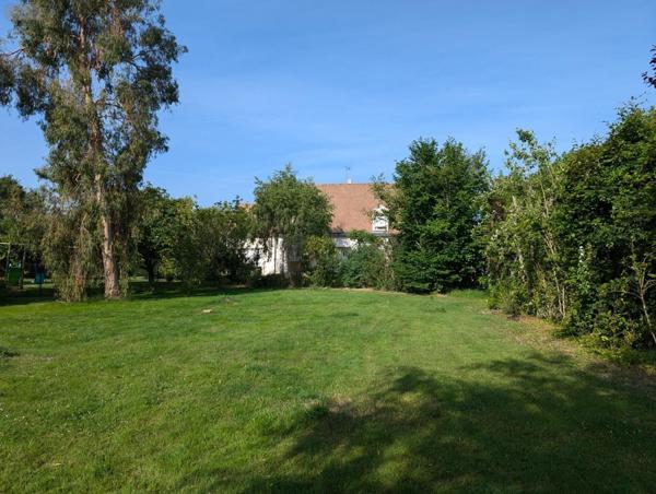 Terrain à Batir à vendre à Larçay dans l'Indre-et-Loire (37270), ref : 134