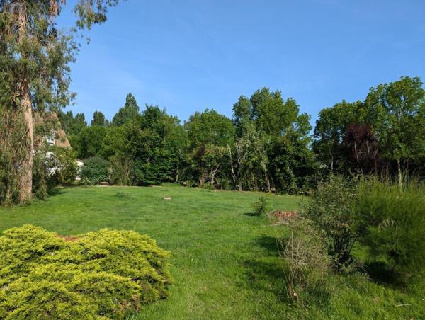 Terrain à Batir à vendre à Larçay dans l'Indre-et-Loire (37270), ref : 134