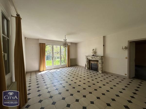 Maison à vendre 7 pièces 209m² Romorantin-Lanthenay (41200)