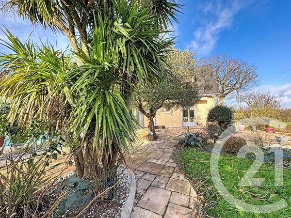 Maison à vendre  8 pièces - 362 m2 MONTSURS ST CENERE - 53