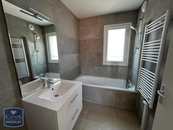 Maison à louer 4 pièces 87.23m² Saint-Georges-d'Oléron (17190)