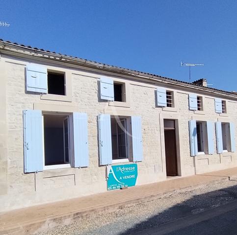 Proche Saintes - Maison charentaise avec jardin et dépendance