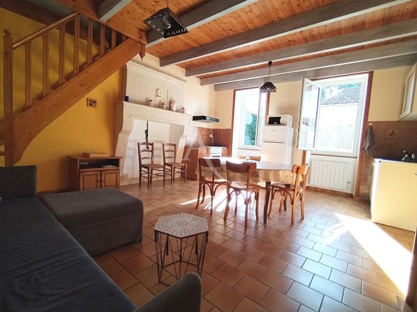Proche Saintes - Maison charentaise avec jardin et dépendance