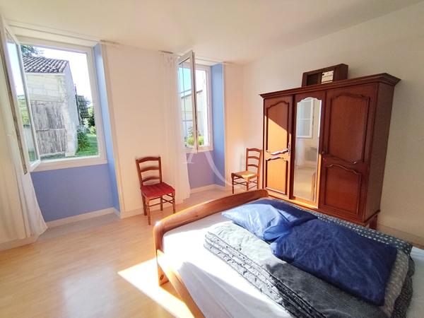Proche Saintes - Maison charentaise avec jardin et dépendance