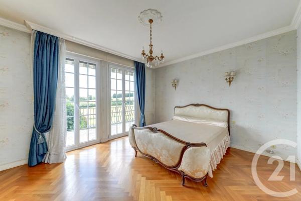Maison à vendre  9 pièces - 241,48 m 2   LIMONEST  - 69
