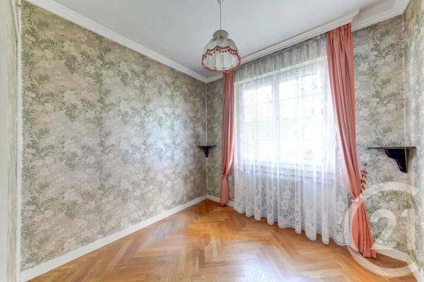 Maison à vendre  9 pièces - 241,48 m 2   LIMONEST  - 69