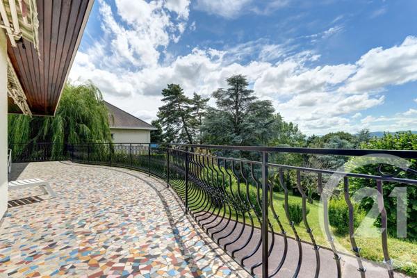 Maison à vendre  9 pièces - 241,48 m 2   LIMONEST  - 69