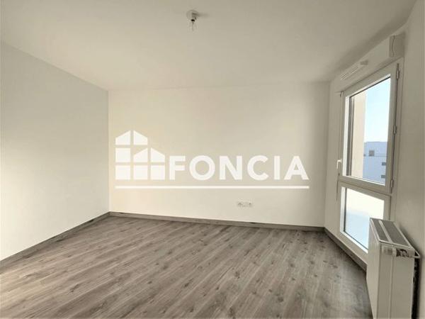 Location Appartement 4 pièces 77.47 m² - 55 RUE YOURI GAGARINE Villejuif 94800