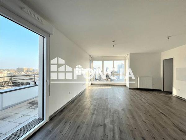 Location Appartement 4 pièces 77.47 m² - 55 RUE YOURI GAGARINE Villejuif 94800