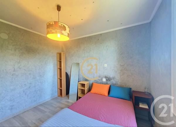 Appartement F5 à vendre  5 pièces - 70,35 m 2   SALON DE PROVENCE  - 13