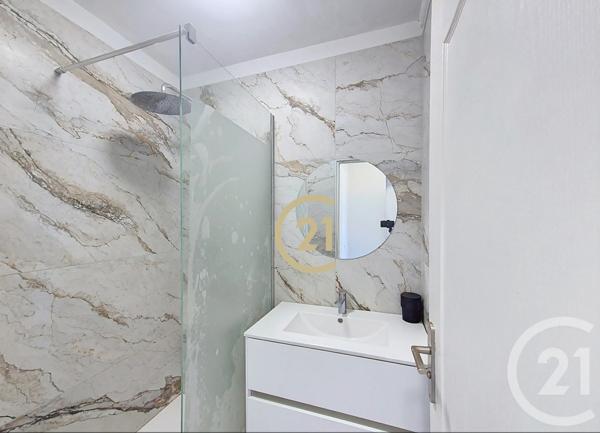 Appartement F5 à vendre  5 pièces - 70,35 m 2   SALON DE PROVENCE  - 13