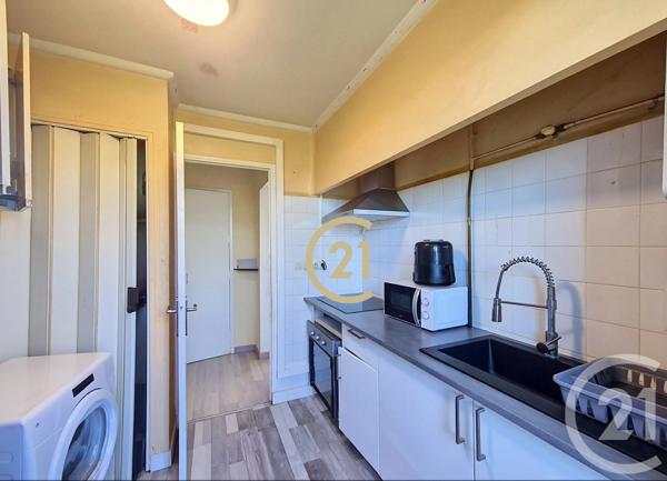 Appartement F5 à vendre  5 pièces - 70,35 m 2   SALON DE PROVENCE  - 13