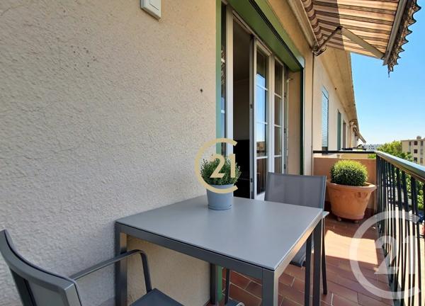 Appartement F5 à vendre  5 pièces - 70,35 m 2   SALON DE PROVENCE  - 13