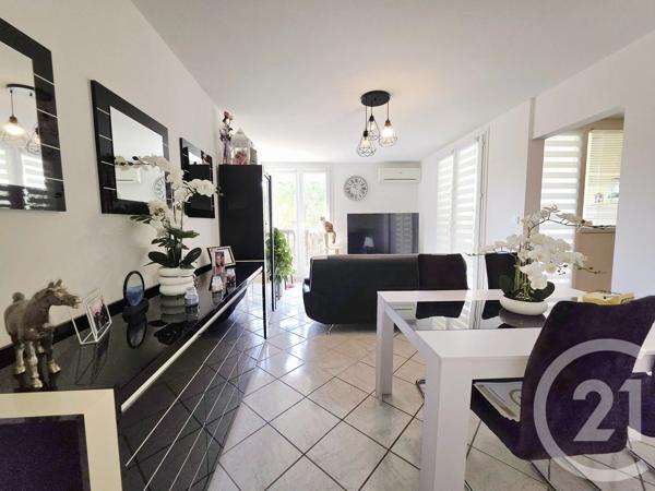 Appartement F5 à vendre  5 pièces - 70,35 m 2   SALON DE PROVENCE  - 13