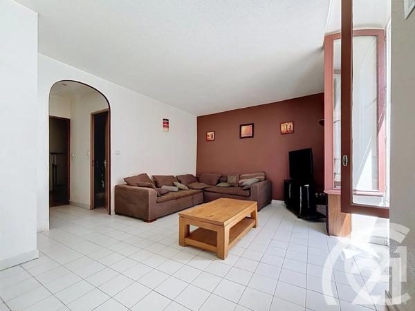 Appartement F5 à vendre  5 pièces - 70,35 m 2   SALON DE PROVENCE  - 13