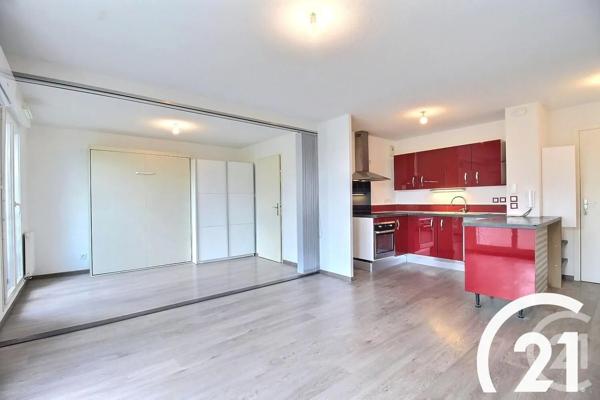 Appartement F5 à vendre  5 pièces - 70,35 m 2   SALON DE PROVENCE  - 13
