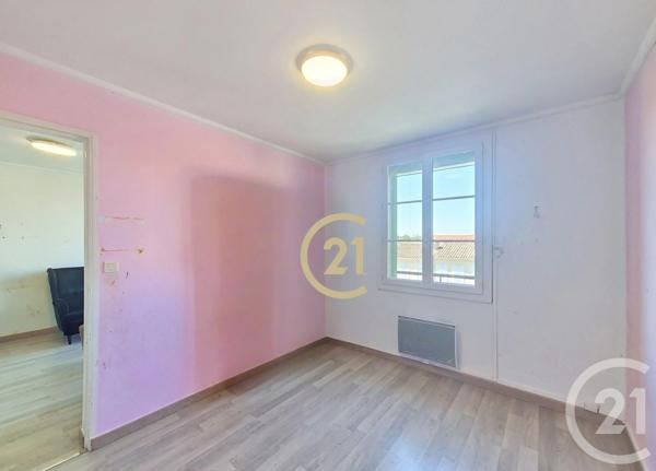 Appartement F5 à vendre  5 pièces - 70,35 m 2   SALON DE PROVENCE  - 13