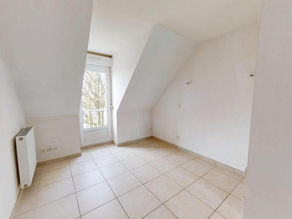 Maison de 2010 Type 6 sur Sous Sol , 4 chambres