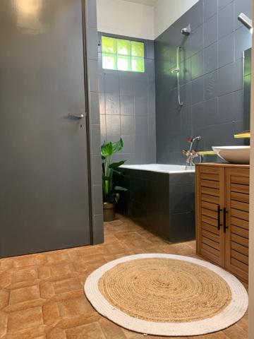 A LA VENTE  ! SUPERBE MAISON MARSEILLAISE 5 pièce(s) 120 m2