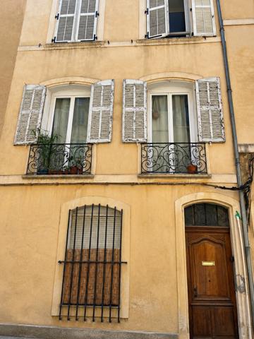 Appartement
         2 pièces
        - 35 m² Exclusivité 230 000 € *