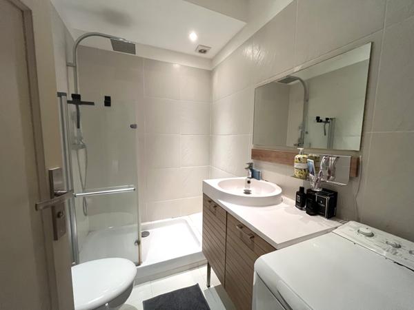 Appartement
         2 pièces
        - 35 m² Exclusivité 230 000 € *