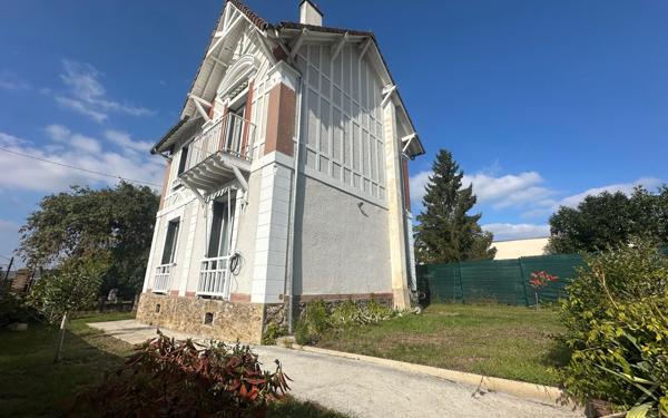 Maison à vendre    4 pièces • 89,57 m2 Les Mureaux