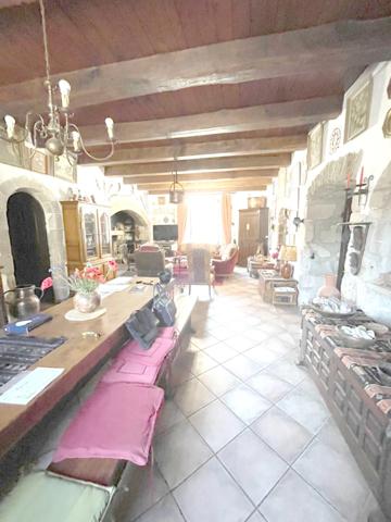 MAS, MAISON AUTHENTIQUE EN PIERRES DE SCHISTE