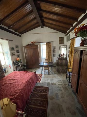 MAS, MAISON AUTHENTIQUE EN PIERRES DE SCHISTE